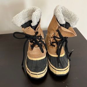 Gently used boys boots. Size 11.